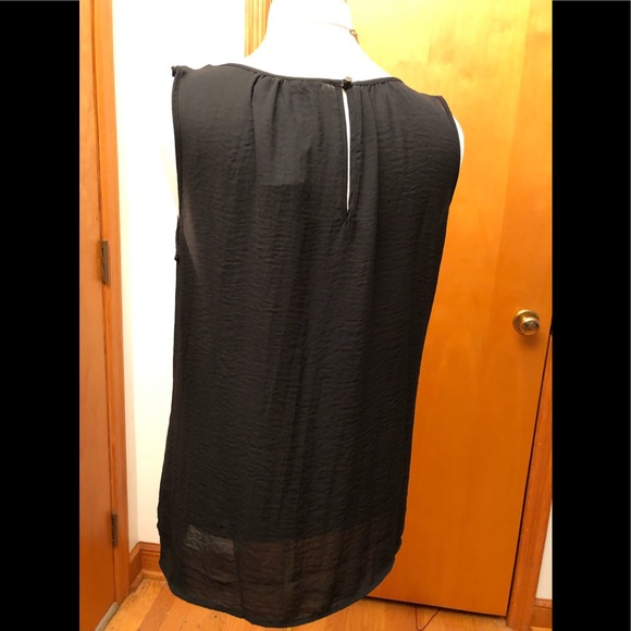 Tops - Picture 5 of 6